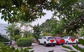 ซีนิค ริเวอร์ไซด์ รีสอร์ท